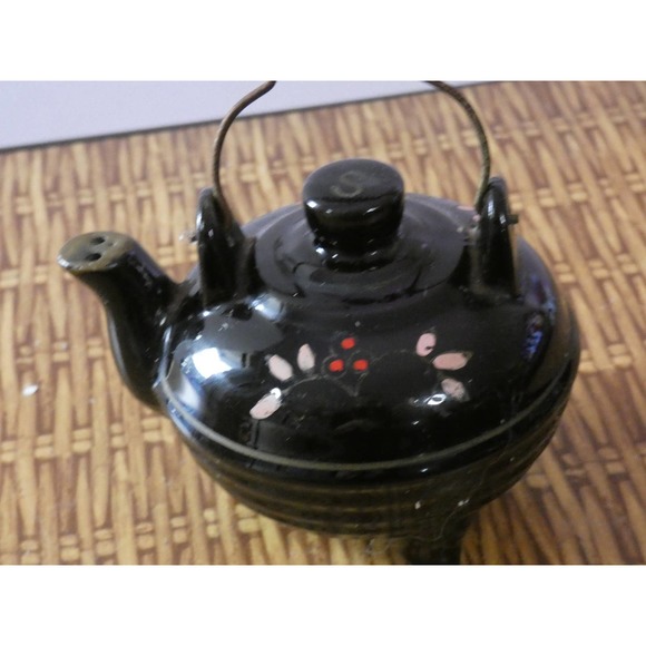 Vintage Tilso Redware Salt Shaker Made in Japan - Picture 5 of 8